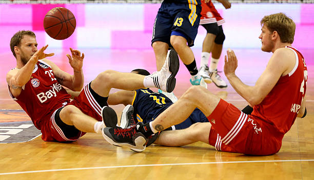 表现感到骄 表现感到骄